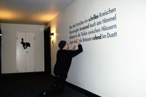 12 Monate Berlin. Poesie-Installationen auf 8 Etagen, Hotel Otto Berlin. © Hans Kempel